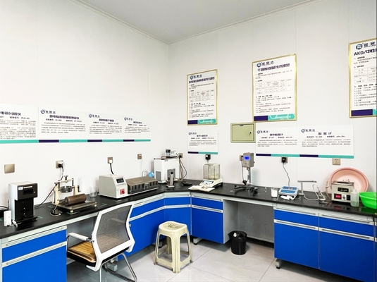 Geel Liquid Wet Strength Agent Wateroplosbaar pH 3,0-5,0 Viscositeit &lt; 300mpa.s voor opslag